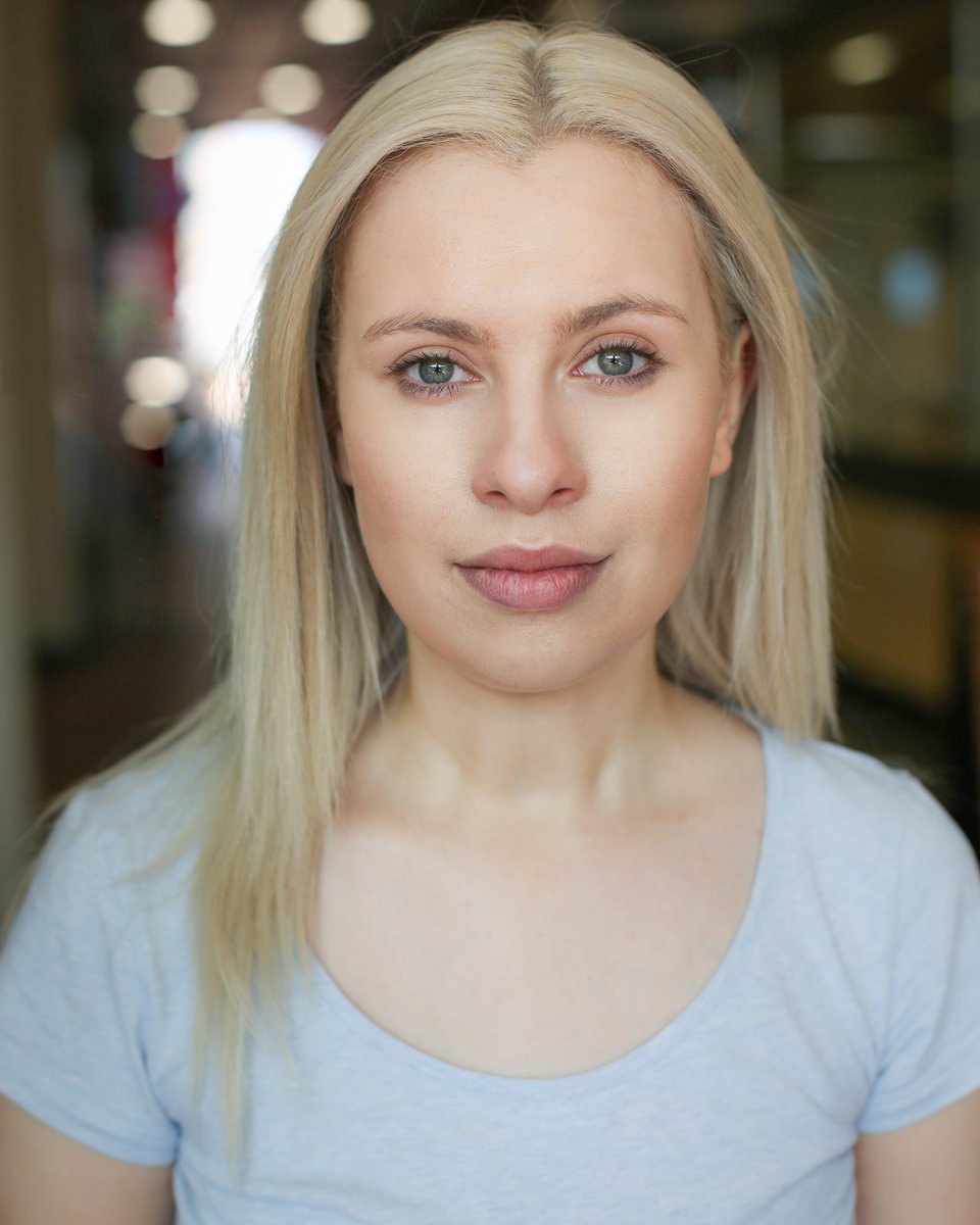 DeeBossTalent's tweet image. Absolutely stunning new Headshots for Carolina by @ChrisKeenanPics #Actress #Singer #Headshots @LadyCarolinaMae @TraceyDeeBoss @ConnieDeeBoss @RosieDeeBoss deebosstalent.com/showclient.asp…