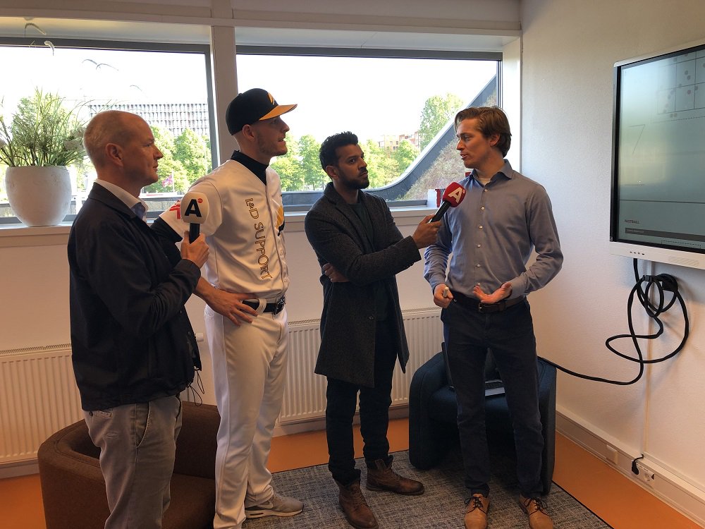 Amsterdam Pirates bestaat 60 jaar en onlangs is op een honkbalworpafstand het Sport Data Valley Lab geopend. De hoogste tijd voor een bezoek van <a href="/AT5/">AT5</a> at5.nl/artikelen/e275…