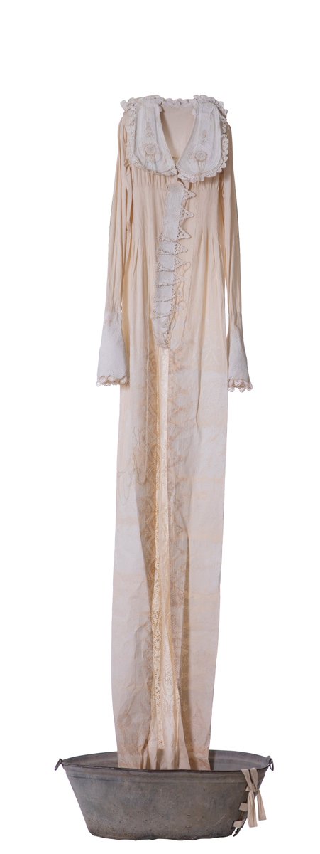 “My Mother’s Dress” by 2019 Fashion Runner-up, Cheryl Traub Adler blurs the boundaries between fashion, performance and installation art. See more about this piece here: bit.ly/2KZutiz. #PPCImaginarium <a href="/PPC_Africa/">PPC_Africa</a>