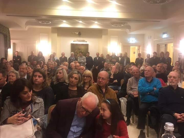 gasparripdl's tweet photo. Ieri sera con tanti amici a #Firenze #ForzaItalia @stefano_mugnai #Cellai #Bonsangue e ora #gasparritour direzione #Tuscia #Viterbo https://t.co/alS1gm9GXz