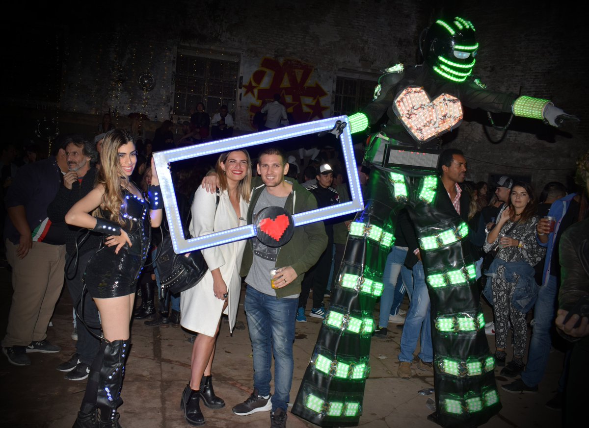 showdetryomani's tweet image. #ROBOTLEDSHOW Te presento el #Show de #Tryomani en la #Sub21 de #SanOnofre 
Gracias #ElMarginal3 por dejarnos vivir esta experiencia única y confiar en nosotros ❤️ #ChicaLed #CuadroLed #RobotLed Tryomani