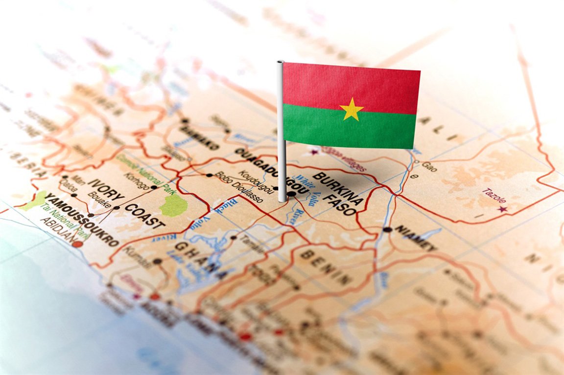 Que nuestro testimonio del Redentor y nuestra solidaridad con los pobres y los perseguidos, traiga esperanza y paz, consuelo y fortaleza en estas situaciones tan difíciles.