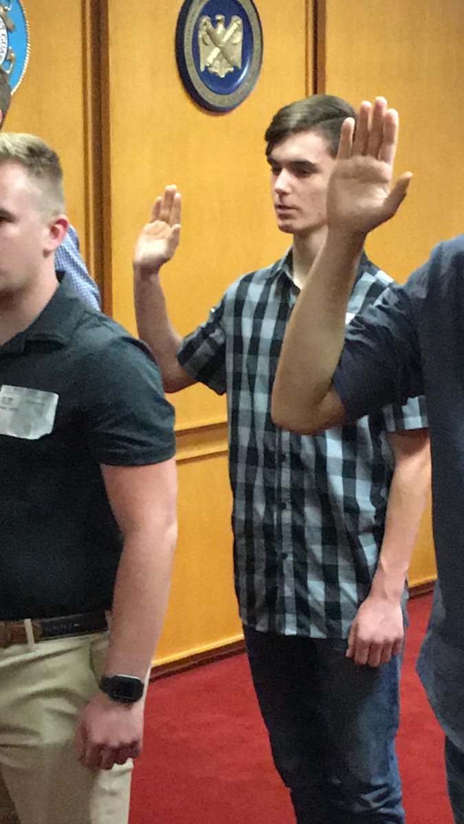 KevinGe94516237's tweet photo. Help me congratulate this young man!  He has been through more adversity than most and persevered!  Let’s all welcome the newest 11X infantry recruit to the best team in the World!  Congratulations, Kyron Cobb on your enlistment!  @USARDallasBNCDR @CSM_Dallas @army_terrell https://t.co/sbemp6Ryoc