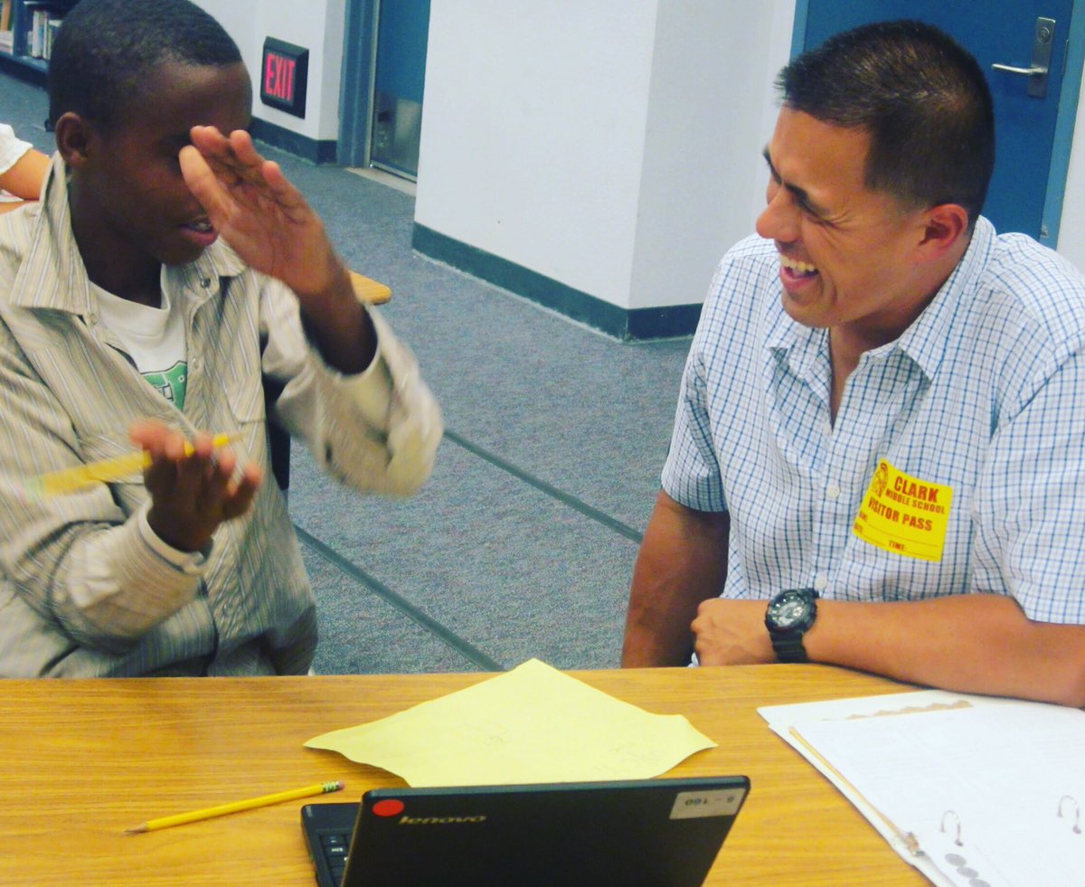 tlcollab's tweet image. When university partnerships bring human connections and resources to underserved students, it’s a win-win for all! 📚🎓🕶 #tlcollab #palprogram #refugeeeducation