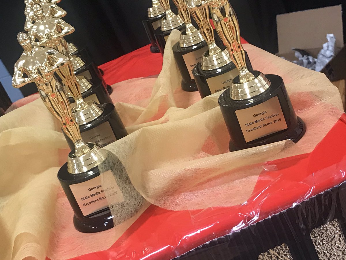 bgemedia's tweet photo. Just a “sneak peak” at what’s coming up tonight at Button Gwinnett Elementary! Media Festival Red Carpet Awards Night to honor our State Media Festival Winners! #GSMF #BGEEagles @LibertyCoSchool https://t.co/RE0HRBB4Qz