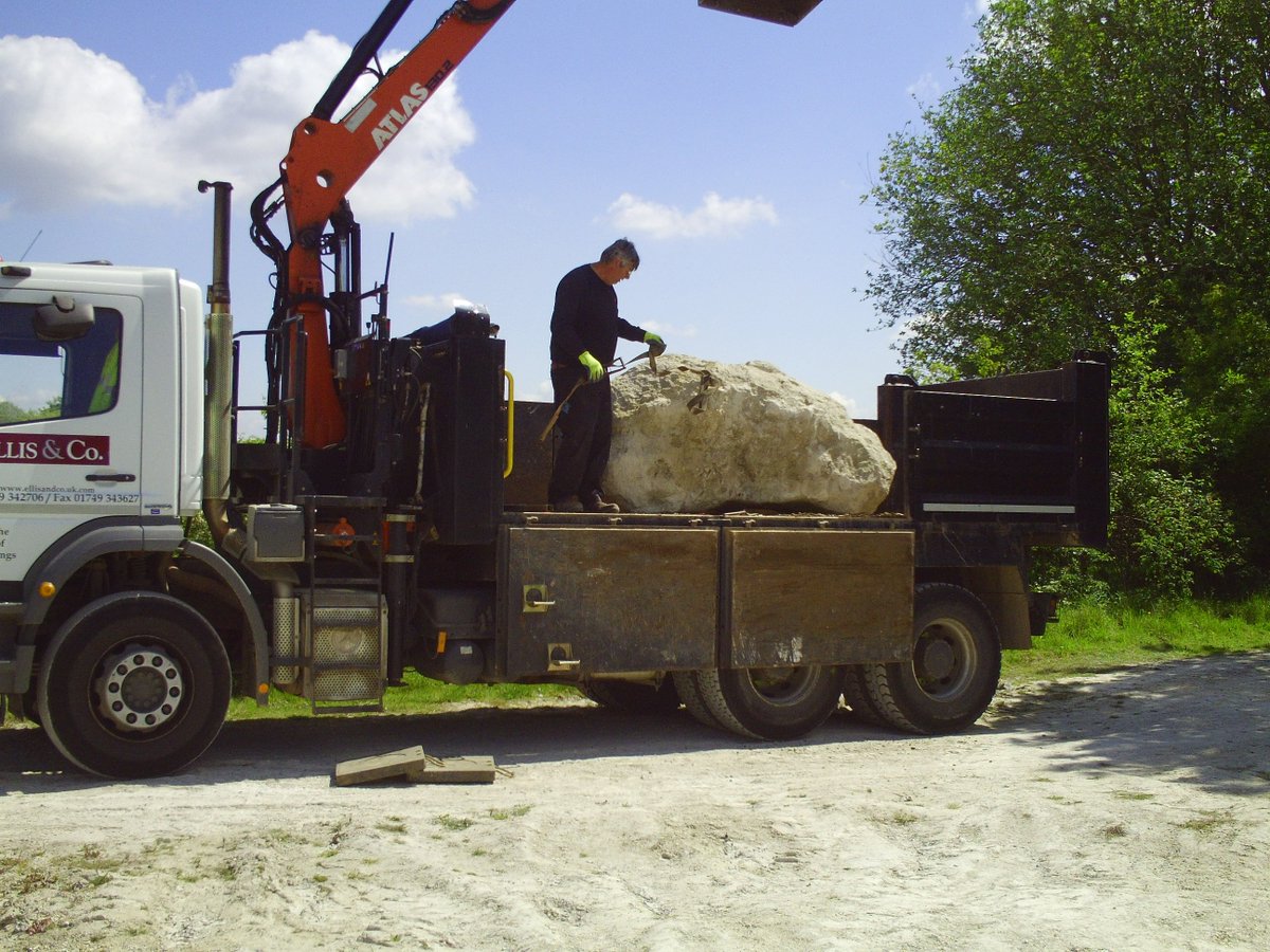 clarke_son's tweet photo. Great to send 3 tonne block to @ellisrestore #wildlifetrust #histroicbuildings #restorations #bedfordshire #dunstable #clunch #totternhoe #totternhoeclunch #keeponquarrying #britishbusiness #closetoacentury https://t.co/t4AaLH1abn