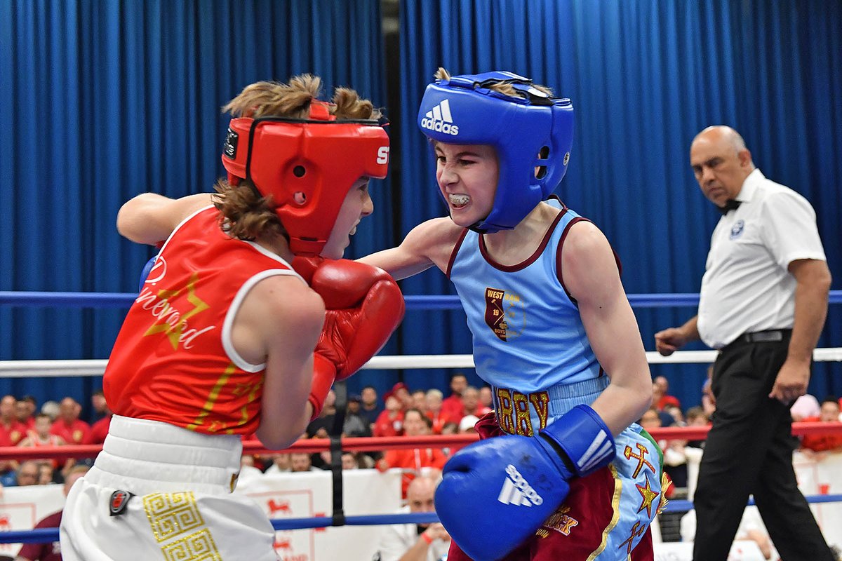 SCHOOLS WEEKEND HIGHLIGHTS 🥊

Watch the best of the action from the semi-finals and finals of the England Boxing National Schools Championships 2019 from the K2 Crawley. Produced by Harry Judd. #EBNSC19 🎥

➡️ youtu.be/JZuJqrQMLTc