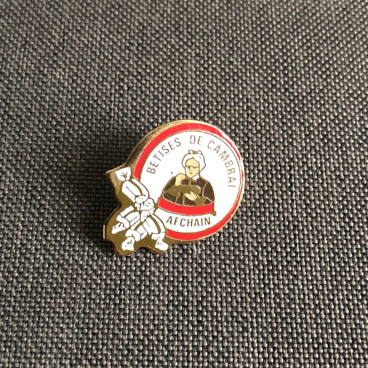vintagepins's tweet photo. 1980s Vintage French Enamel Pin - Worldwide shipping
👇🏻👇🏻👇🏻
https://t.co/rtLnbOZgW9
...
#enamelpins #pins #enamelpinsforsale #etsy
#vintagepins #vintagepinsforsale #pinsforsale
#frenchpins #afchain #candycollectibles https://t.co/Pa60VY1Gb0