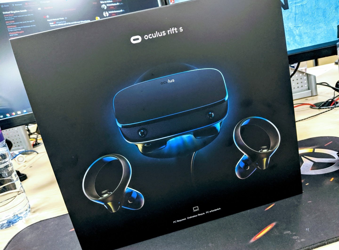 توییتر \ Pro Gaming در توییتر: «JUST released, the @oculus Rift S here on our desk to unbox! Check out the unboxing on our Instagram: https://t.co/61gQAABekH #OculusRiftS #Oculus https://t.co/v0aRJsgVIl»