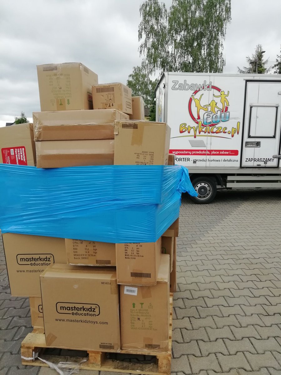 BrykaczePL's tweet photo. Patrzcie co właśnie do nas dojechało! W tych niepozornych kartonach znajdują się premierowe zabawki Masterkidz. Zobacz jakie cuda będą dostępne lada dzień:
https://t.co/mYxv9RQ9UU https://t.co/2LLT1ty0ej