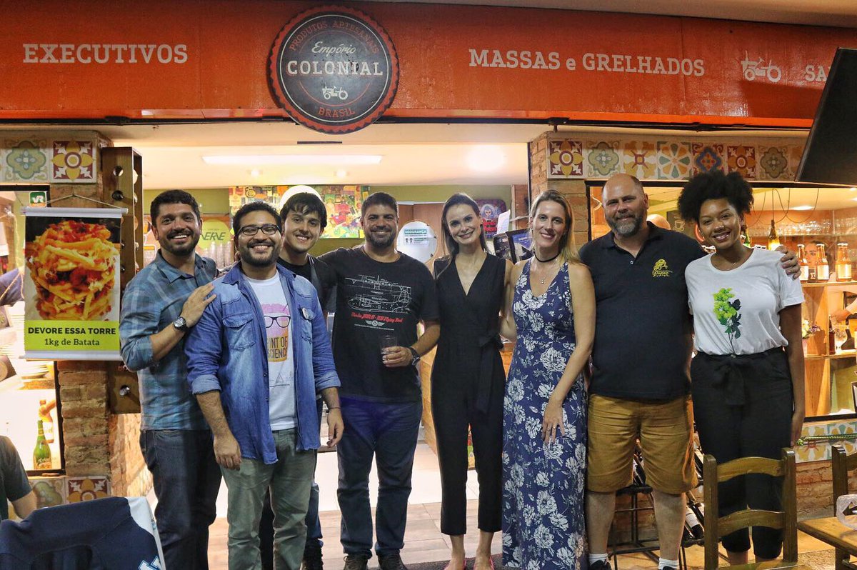 CienciaExplica's tweet photo. Primeiro dia do @pintofscienceBR no Empório Colonial/RJ conversando com a Giselle Passos e Julia Clarke sobre como o ambiente (dieta, afeto, estresse, atividade física) pode modular nosso cérebro e comportamento
#PintOfScience
#PintBR
#PintRJ #DivulgaçãoCientífica
#Pint19 https://t.co/LThHNnaB9t
