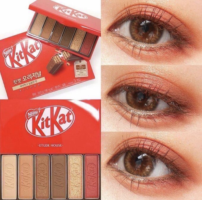 Chaberry4's tweet photo. ‼️พร้อมส่ง‼️ Etude House X Kitkat สีแดง พร้อมของแถมเป็นกระเป๋ากำมะหยี่ค่ะ พาเลทเนื้อดี สีสวย แต่งง่าย ขนาดเหมาะกับการพกพามากๆ ของมีเพียง 6 ตลับ ใครสนใจรีบทักมาเลยค่า 📌ราคา 550 รวมส่งEMS ค่ะ #เครื่องสําอางเกาหลี #รับหิ้วเกาหลี #ETUDEHOUSE #etudehousethailand #พรีออเดอร์เกาหลี https://t.co/NQR5KYVKZd