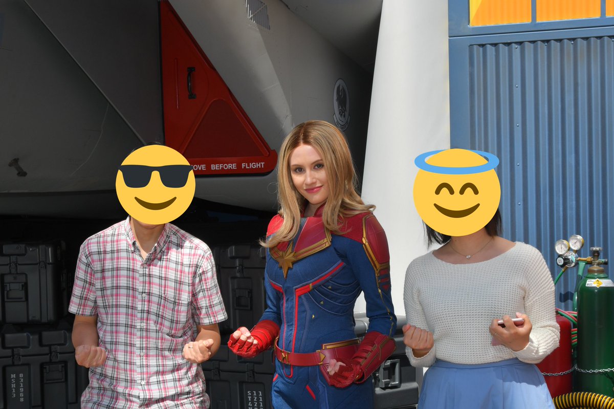 メシと映画のk 佐藤 最初のマーベルキャラとのグリーティングは キャプテンマーベル 此方は常設グリとなってまして 映画公開から間が空いてない為かマーベルキャラのグリでは二番目に人が多かったです 日本から来たと伝えると 少し日本語で会話して