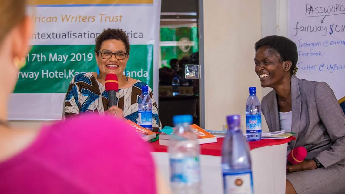 TrustAwt's tweet photo. 1/6
Day 2 highlights of #UIWC19
@JackieKayPoet in conversation with Dr. Susan Kiguli on the topic, "Any good art transformation you. "
#UIWC19
#righttowrite
#AWTat10
#eastafricaarts
π·:@WristHouse https://t.co/O8RSA1EkEE