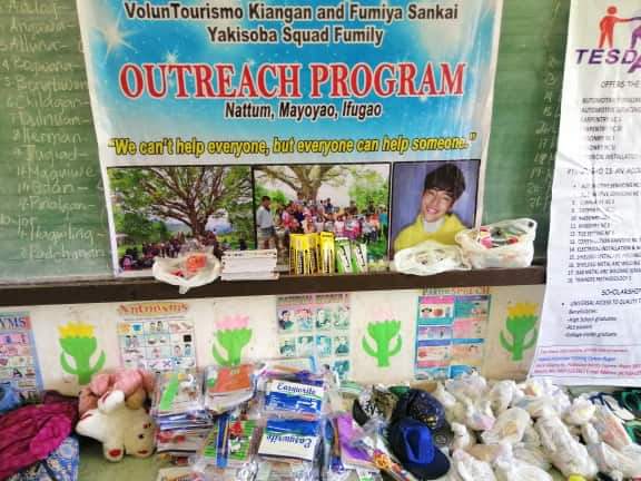 AmmerieTy's tweet photo. "We can't help everyone, but everyone can help someone"

Outreach program of FUMILY
#GIFTSxFumiAkiohVlog 
@fumfumfum3 https://t.co/nKwPmqqg2H