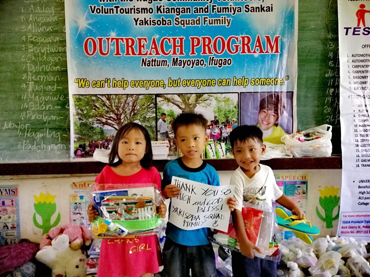 AmmerieTy's tweet photo. "We can't help everyone, but everyone can help someone"

Outreach program of FUMILY
#GIFTSxFumiAkiohVlog 
@fumfumfum3 https://t.co/nKwPmqqg2H