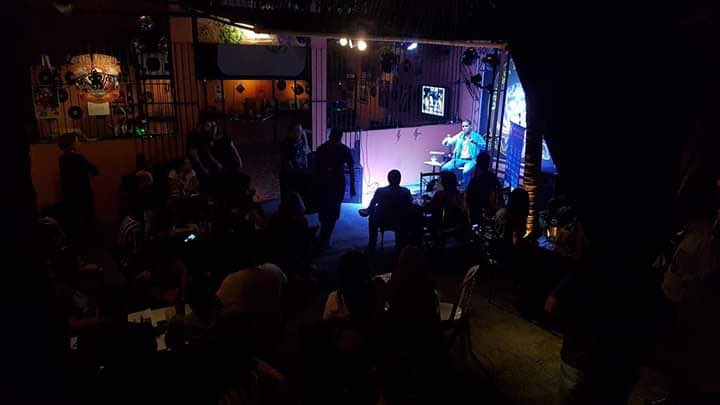 CienciaExplica's tweet photo. Primeiro dia do @pintofscienceBR no Garage, Rock & Beer/Nilópolis
(1) Conversa sobre os matemáticos desconhecidos com o Cleber Haubrichs
(2) Flávio Sabrá sobre a cadeia produtiva da moda
#PintOfScience
#PintBR #ACiênciaExplica
#PintRJ #DivulgaçãoCientífica
#Pint19 #microbiando https://t.co/tGA6bMXBts