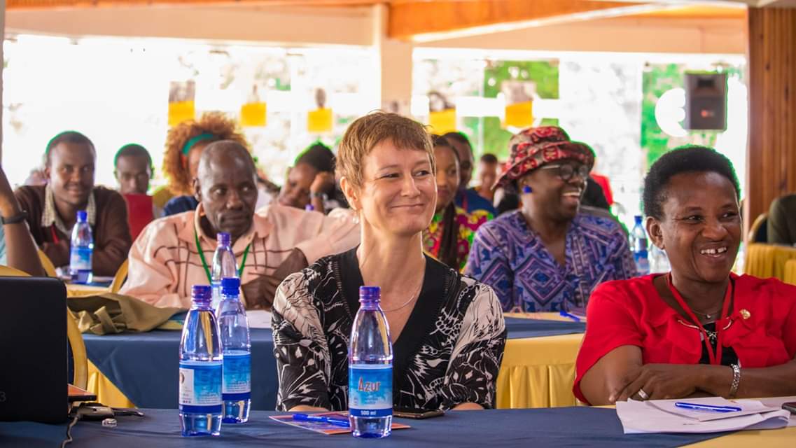 TrustAwt's tweet photo. 1/6
Day 2 highlights of #UIWC19
@JackieKayPoet in conversation with Dr. Susan Kiguli on the topic, "Any good art transformation you. "
#UIWC19
#righttowrite
#AWTat10
#eastafricaarts
π·:@WristHouse https://t.co/O8RSA1EkEE