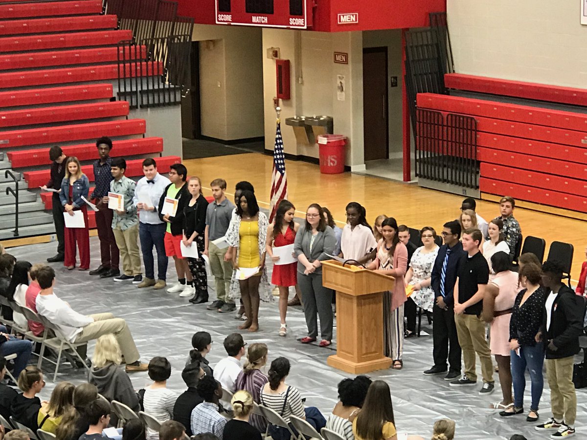 GreatChatsby's tweet photo. JHS Student Ambassadors, present and future, are recognized at the Junior Ring Ceremony⭐️⁦@JHSRedDevils⁩ ⁦@AmbassadorsJhs⁩ ⁦@Jeffhigh_CCR⁩ ⁦@GCCSchools⁩ ⁦@AcademiesofGC⁩ #Classof2020 https://t.co/ToLEfHcjev