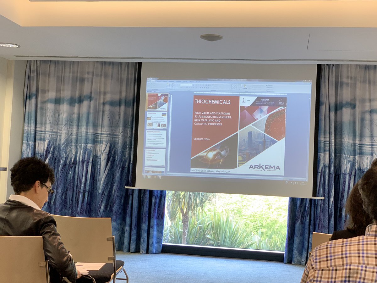 labo_lcs's tweet photo. 2ème jour du @2019Macs : présentations orales et session poster au programme de cette journée ensoleillée ! @Reseau_Carnot @CNRS @Universite_Caen @CNRS_Normandie @INC_CNRS @ENSICAEN @normandieuniv https://t.co/g3aC8kxB4b