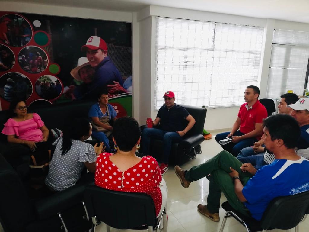 CamachoAlcalde's tweet photo. #CamachoYAsedarTame
El alcalde de los tameños, @CamachoAlcalde , se reúne con miembros de la Unión Sindical de Docentes de Arauca, filial Tame, Asedar-Tame para coordinar y tratar varios asuntos de interés, entre ellos la celebración del día del Educador. https://t.co/Qgu6uAJhDp