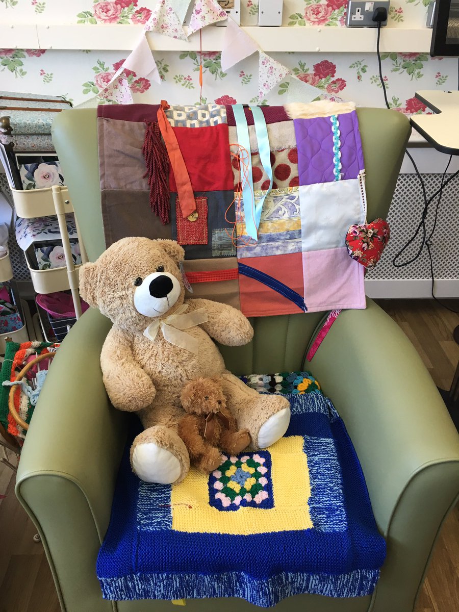 EKHCharity's tweet photo. We are all ready for our #memorylanecafe at @EKHUFT #QEQM St Augustine’s Ward- renovated using funds raised for our @DementiaAppeal! https://t.co/Cku1Yu8l3j
