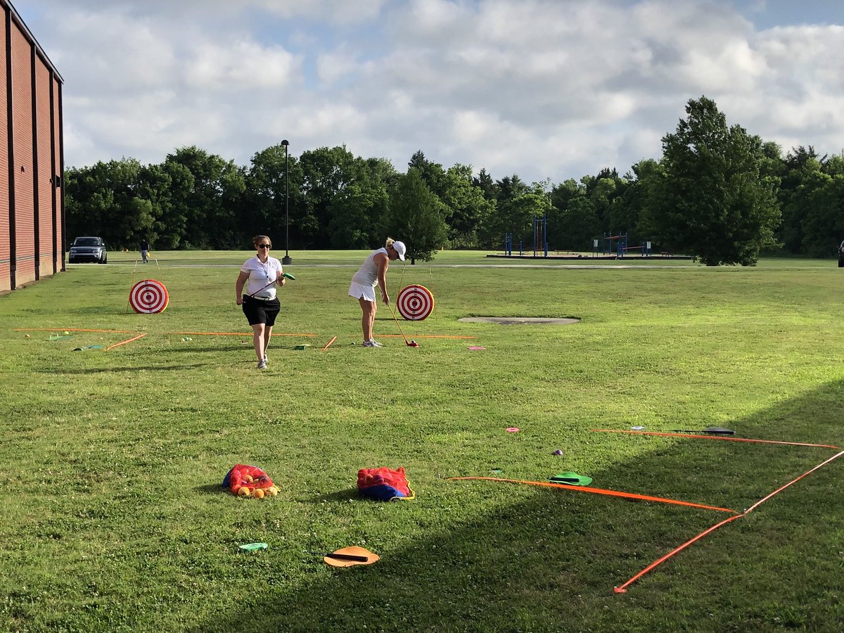 We are ready for Field Day at Madison Crossing!! #firsttee #firstteecentralms #kids #golf