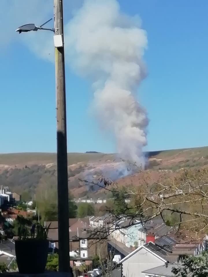 wildfire_craig's tweet photo. Great morning show casing the #wildfiretoolbox with @mawwfire officers and supervisory managers making wales more resilient 👍🏻🔥🔥 https://t.co/lWzBe7ZQPx