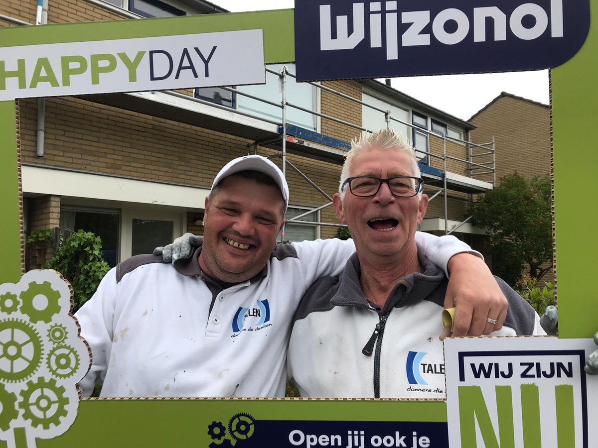 Wij maken het niet alleen een Happy Day voor schilders, zij maken het ook een Happy Day voor ons! Dit kiekje van <a href="/TalenVGO/">Talen</a> gemaakt in Joure tovert op ieders gezicht toch een glimlach? #wijzonolhappyday