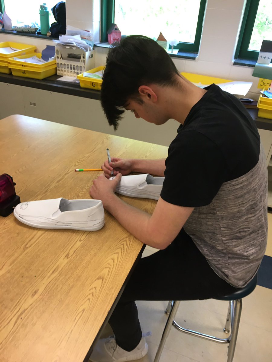 “Life in My Shoes”. Phase 1&2 of our interdisciplinary art/health project! #DMSrocks @DMSTItans #bebettertogether