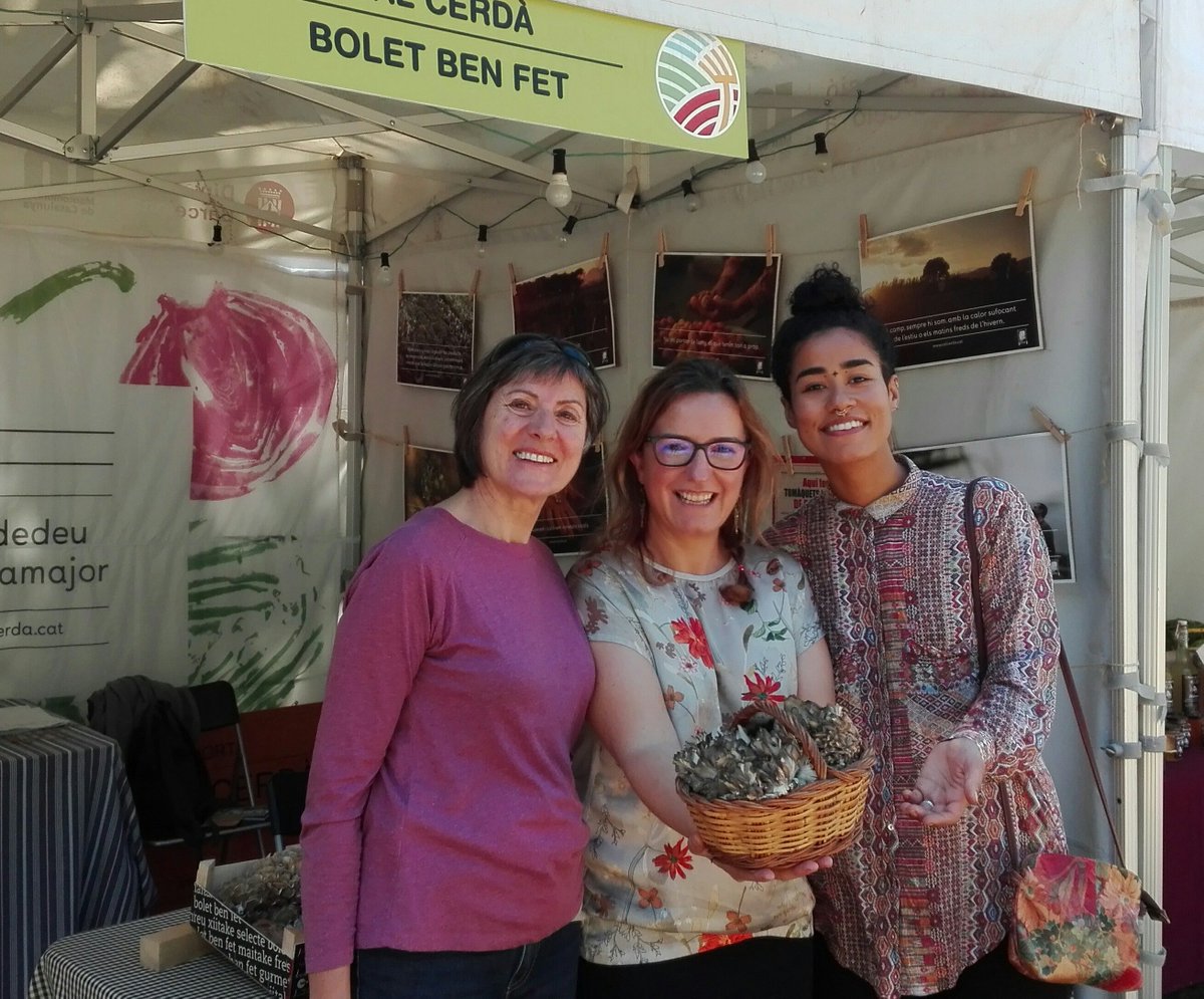 🐮 Aquest cap de setmana hem participat a la Fira de Sant Isidre de #Cardedeu. Hem compartit estand a l'espai agroecològic amb els nostres veïns de #CalCerdà i hem donat a conèixer, i a tastar, els nostres #bolets.

Moltes gràcies als molts i moltes que ens heu visitat!