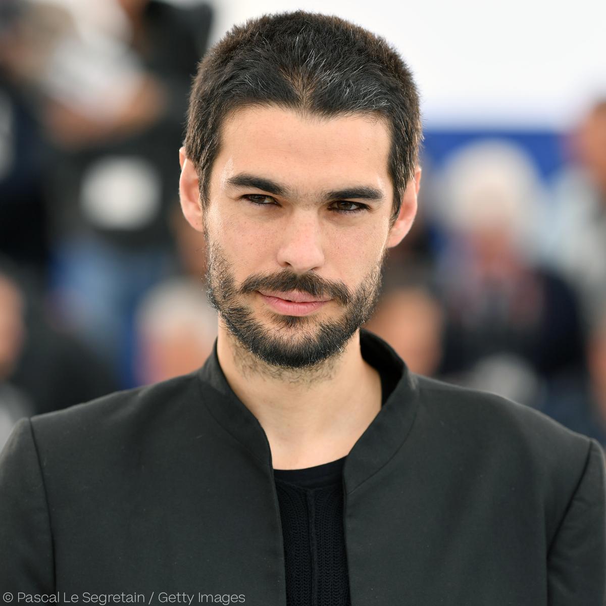 Festival_Cannes's tweet photo. #Photocall O QUE ARDE (VIENDRA LE FEU / FIRE WILL COME) by Oliver Laxe 📸
with Amador Arias Mon, Benedicta Sanchez Vila &amp; Oliver Laxe
#Cannes2019 #UnCertainRegard #OQueArde https://t.co/ovtt4BpXmy