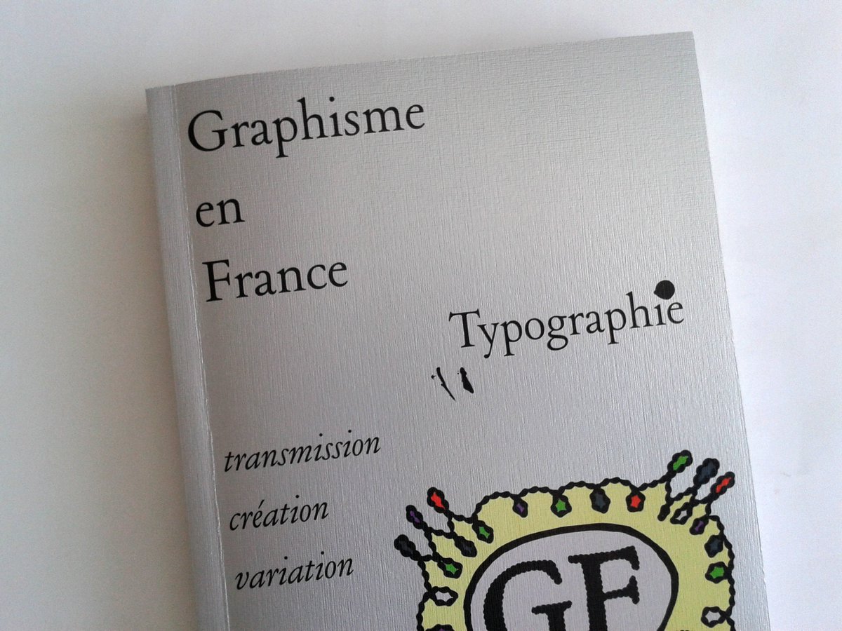 Très bel article de notre enseignant @s_morlighem sur l'écosystème typographique dans Graphisme en France, <a href="/CNAPfr/">Cnap</a>, 2019.
