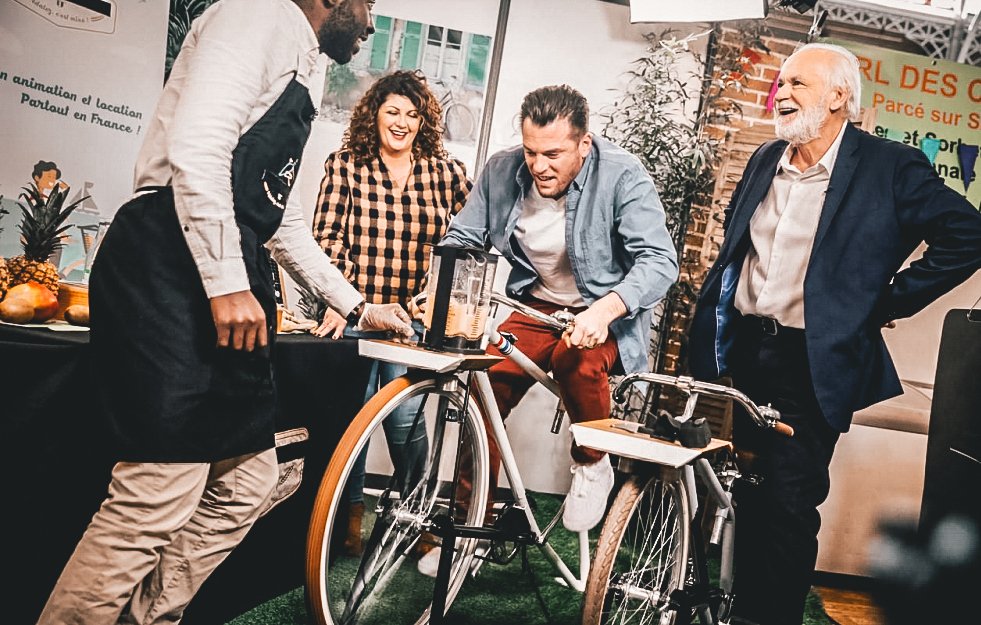 Smoocyclette's tweet photo. 🚨 Cette semaine sur M6 ! 🚨
On ne sait pas quel jour, mais à 18H40 😉

#Smoocyclette #media #entrepreneur #startup #bio #innovation #madeinfrance #rh #design #paysbasque #frenchtech #nutrition #sante #education #velo #animation #Biarritz #Bayonne #Paris #qvt #rse #TourdeFrance https://t.co/TngqI5EZut
