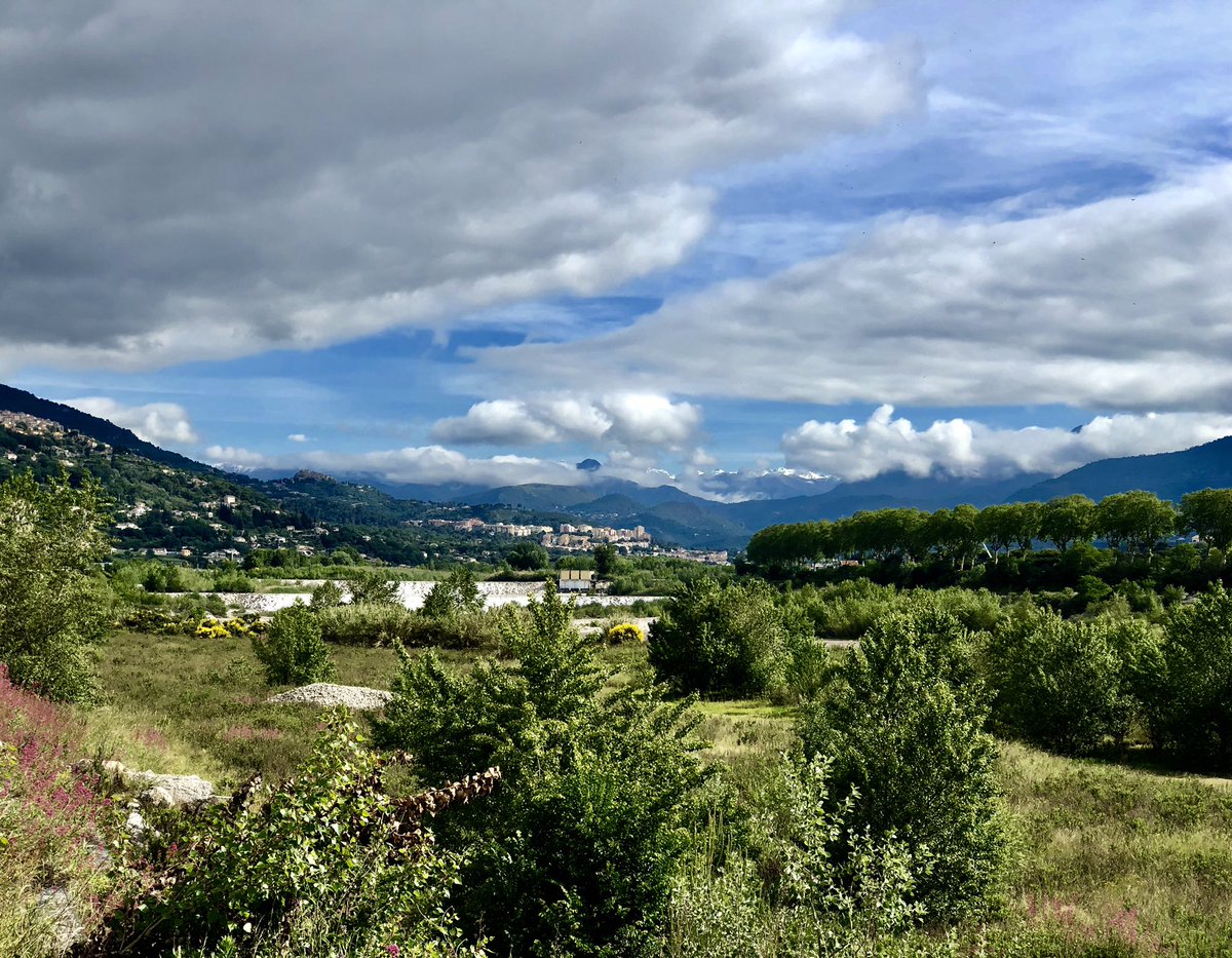 Boidalon's tweet photo. [#MissionDuJour]

Première des 8 journées de dur labeur qui vont voir les #EventsSoldiers participer activement au #GPF1 de #Monaco !

Aujourd’hui, gestion de stock à #Carros !

#OneDayOneJob
#BarWarriors
#F1Monaco
#BoidaPic
#SunsetMonaco
#HomeMonaco https://t.co/xdTcyUniKJ