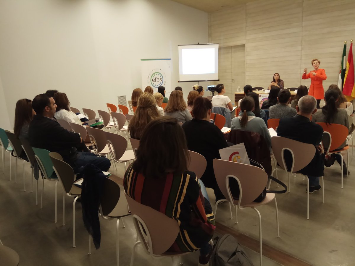 Wazo_Coop's tweet photo. Jornada de #Formación para la implantación de herramientas y recursos de apoyo al #EmpredimientoSocial con #Perspectivadegénero del #ProyectoEFES, impartido por nuestra presidenta @martalmcomposer https://t.co/D8gsWn7xwO