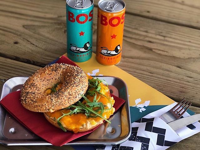 Cafe_Fest's tweet photo. Een toppertje uit onze nieuwe menukaart. Miss Tuna Melt present! 🤤🐟 Proef ook eens onze heerlijke peach en rooibos ginger lime ice-tea’s van @bosworld 💪🏼🍹
•
•
#cafe #cafefest #amsterdam #amstelcampus #hva #lunch #yumyum #cafefest #iceicebaby #BOS… https://t.co/vyFCdECntA https://t.co/YYce89Rz0O