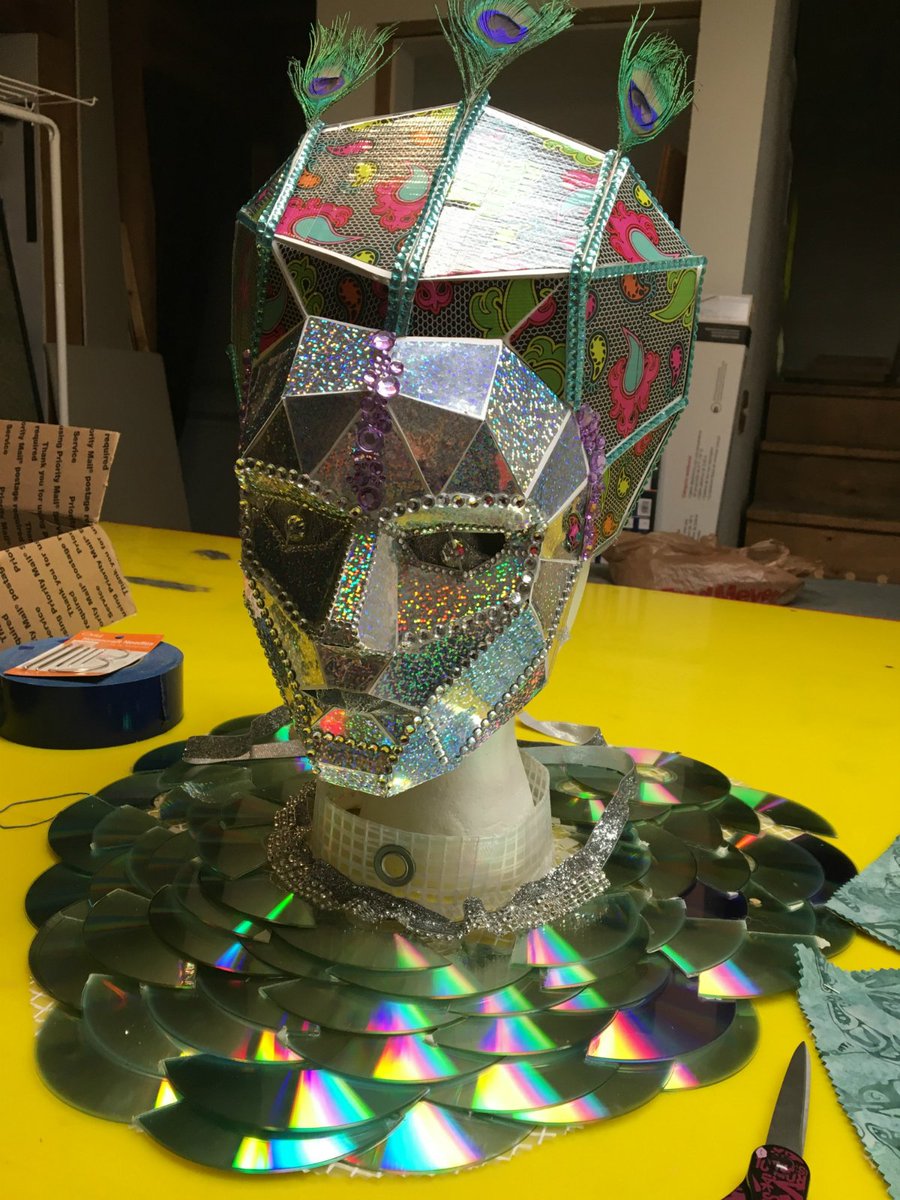 Wintercroft's tweet photo. Following our "Alternative Materials" newsletter linked below, Nicole, sends this incredible custom build.
https://t.co/vYIpCW45cH
#Wintercroft #Tutorial #MaskMaking #MetalMask #PaperCraft #PaperArt #Cosplay #MascarasPoligonales #MascarasGeometricas #VectorMask #Topeng #Mаска https://t.co/ClOmk27OUQ