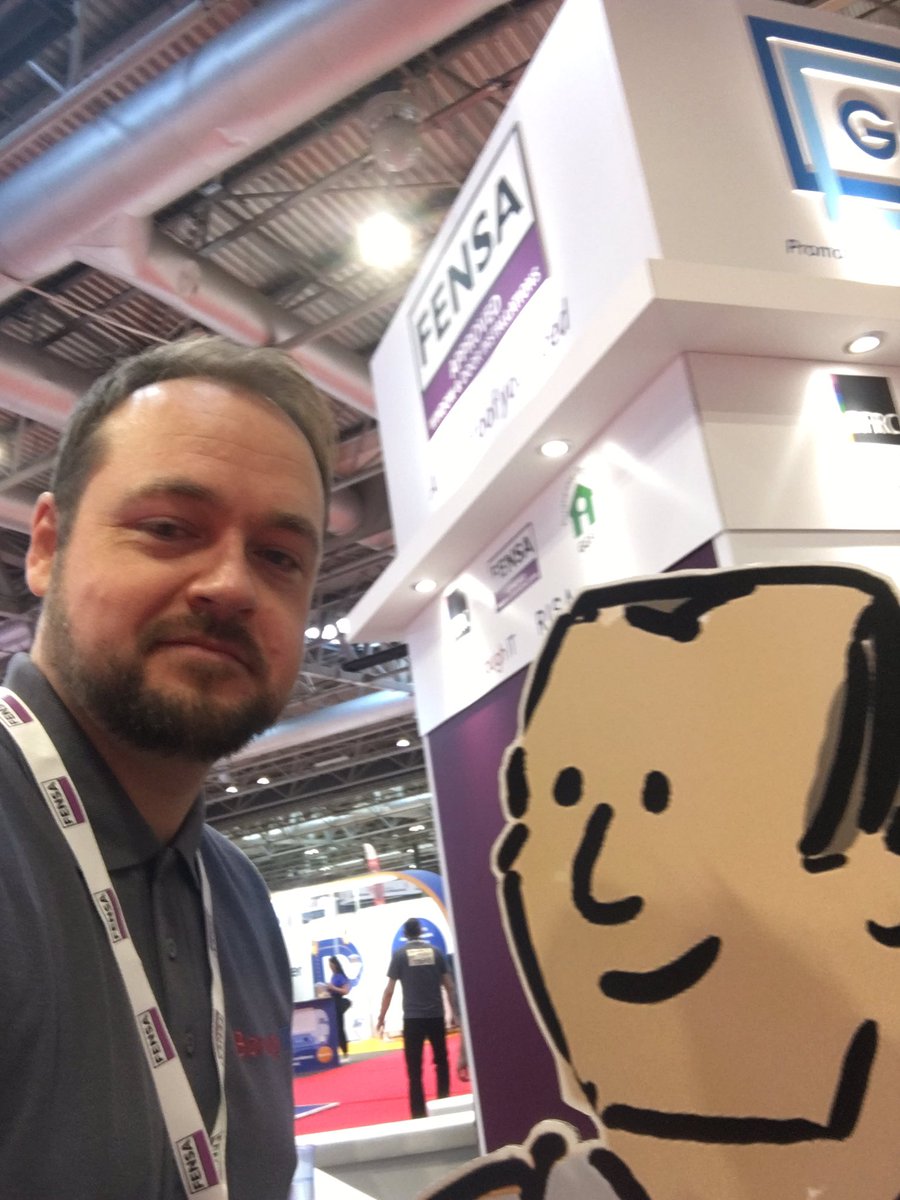 DigitalBDM's tweet photo. Good morning @fitshow I’m here with my mate Harry on stand F40 #FITShow19 with my colleagues @FENSAuk @RISA_inspect @GGF_News @Borough_IT @GGFi_Ltd @BFRC_Ltd #WhereEveryoneConnects https://t.co/1fKilfQQcn