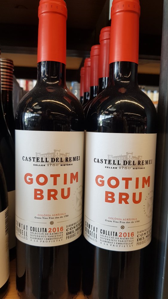 PETERMOREDJ's tweet image. Avui dimarts potser un bon dia per fer un vinet de qualitat a l'hora de dinar. A @CentralEnoteca de #vilafranca del #penedès en tenen un bon grapat. @CASTELLDELREMEI  
#gotimbru #winelovers #winecountry #wineglass 
@comerensitges 
comerensitges.com