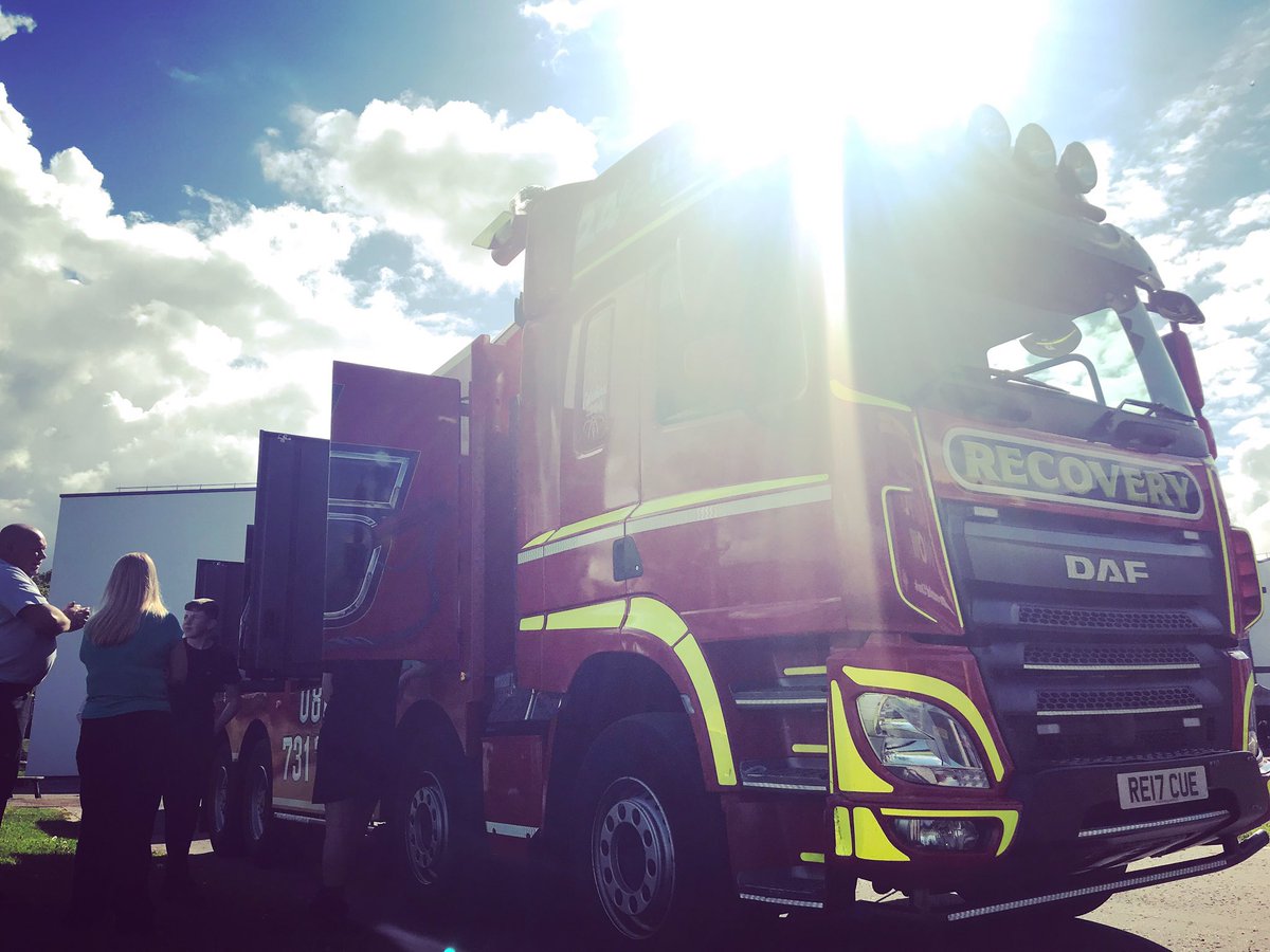 DYW_ForthValley's tweet photo. A beautiful day to Showcase Mechanics @wallacehighsch @WHS_Pathways from skates to HGVs  🚚 learning skills desired within these industries from @theskatepeople @rollerbeats1 @ArnoldClark JAG Auto Engineers &amp; MTS Recovery. #youngworkforce https://t.co/6TGX5yLgW3