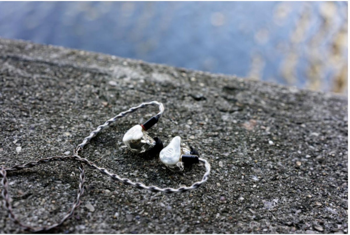 BgvpO's tweet photo. Keep improving to provide the best earphones, take look on the review of DM7 @ Headphonia
https://t.co/nMkenqxWDK https://t.co/KZtb8uFSwp