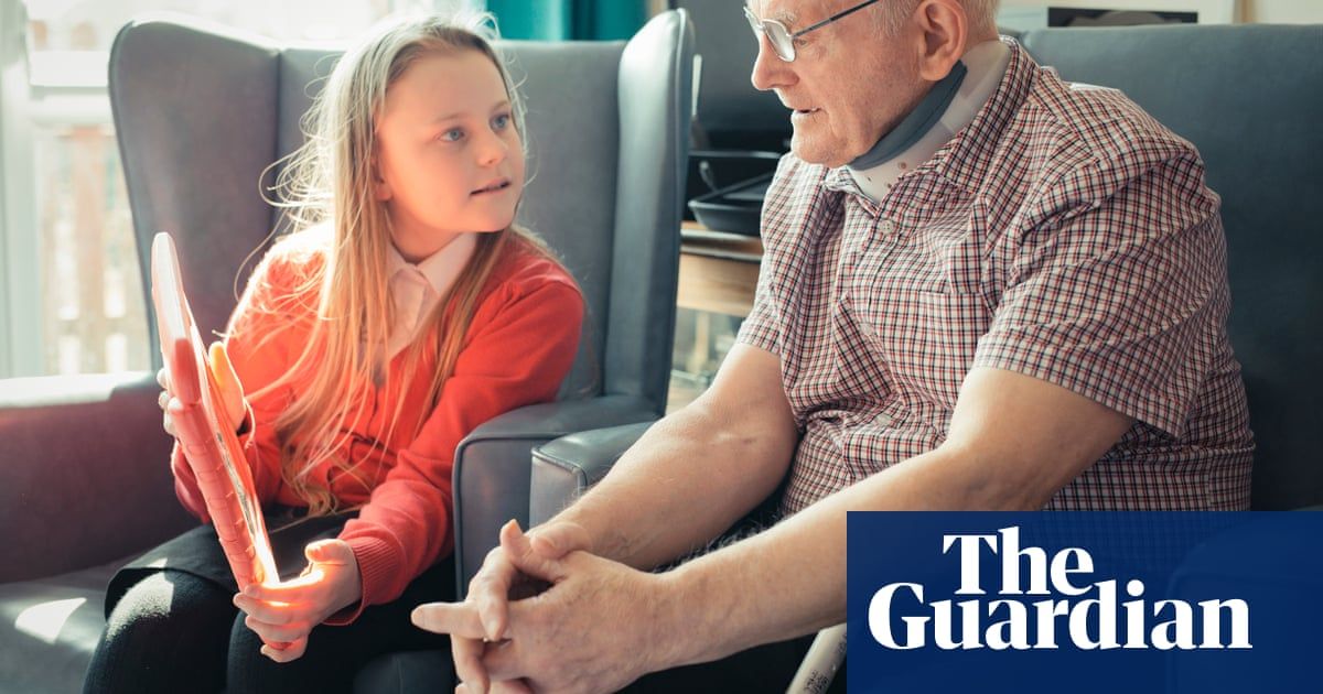 DIWCDC's tweet photo. It's #DementiaActionWeek, and this great article from @guardian features the brilliant work @WoffingtonHouse care home, which we've worked with closely for some time.  This shows how important digital technology is to people's health.   https://t.co/r1X6k2hsLl #DigitalHealth https://t.co/5D2a8ARicQ