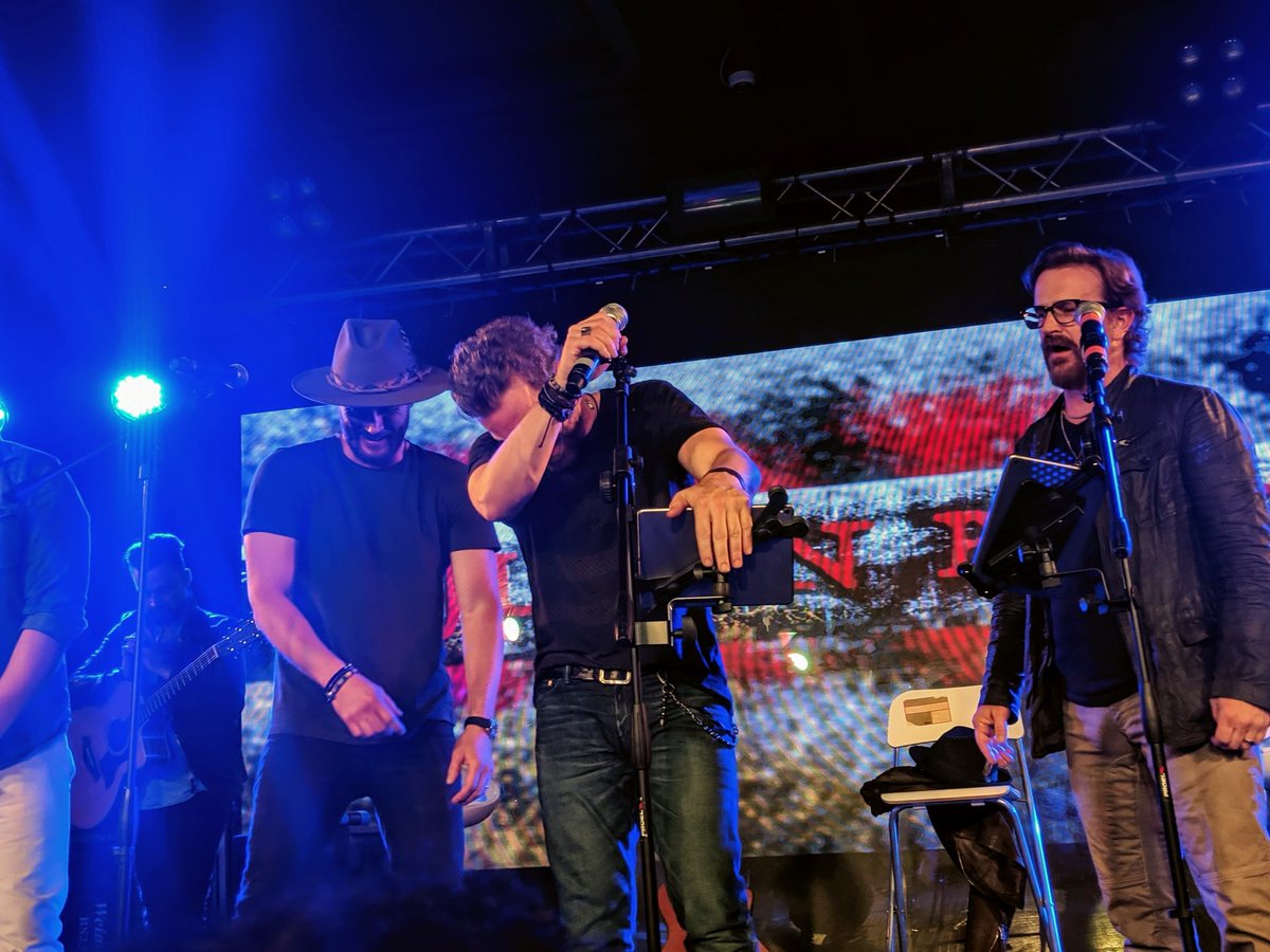 _justmep2's tweet image. .@RobBenedict @JensenAckles @dicksp8jr #jib10