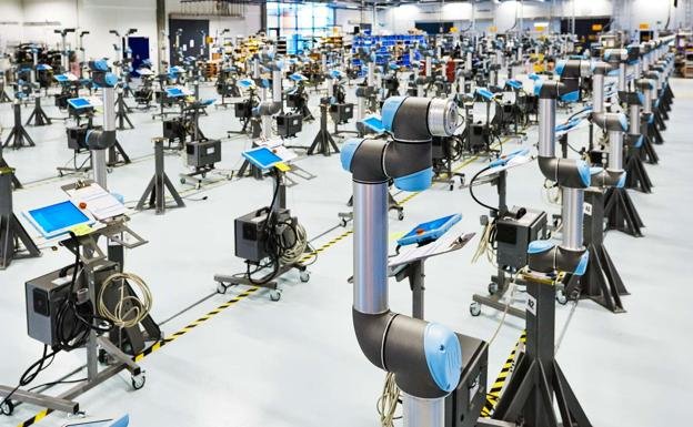 Madi_Control's tweet photo. En la actividad #industrial se están implantando #robots para aquellas tareas más repetitivas y arduas para las personas.

Eso no significa que los robots vayan a sustituir el capital humano, son una #ayuda.

https://t.co/yXwWl5s0dI https://t.co/XHF0HMc8r6
