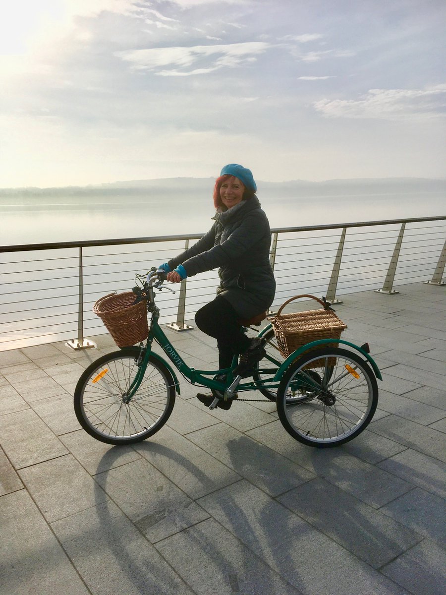 dundeeartfair's tweet photo. Have you seen Linda Bee in Dundee? She can be spotted out and about in the city drawing on her trike. How cool is that? Her drawings are lovely.  Come and meet Linda this weekend at #DundeeArtFair #LindaBeeDrawsDundee #Art #ArtFair #Dundee
https://t.co/qgyuXkaY3S https://t.co/AVN7R3fP4M
