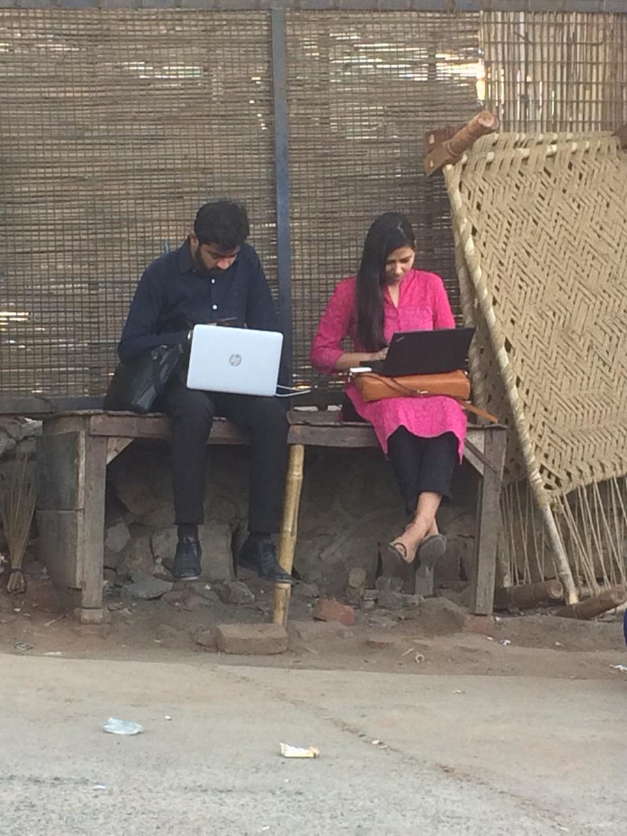 imvktushar's tweet photo. #DelhiMetro.It has to be.
#WorkFromRoad
#delhimetro https://t.co/fO865xl7Mq