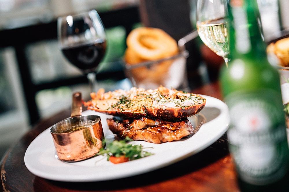 fitzpatricksre1's tweet photo. Tomorrow Night is the return of the Tuesday Lobster Night. 🦞 

Our Lobster specials start at 5:30pm 🦞 

Call (00353) 042 9376193 to reserve a table ☎️ https://t.co/YgPcTaAmc7