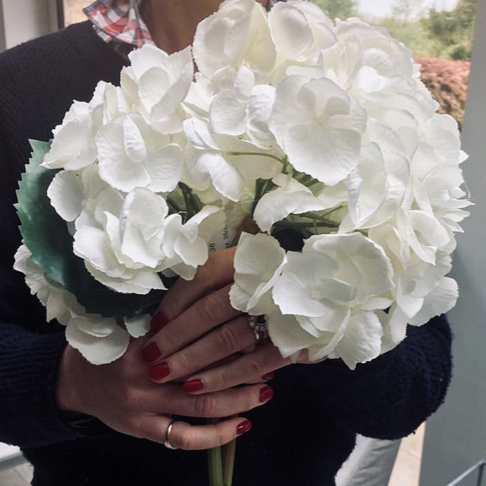 MY HOPPEN HOME | Flowers are wonderful for the soul, not to mention beautiful. With #RHSChelsea Flower Show in full swing, we thought we’d share this pretty pic from @tan_in77 featuring our everlasting faux hydrangeas that bloom on and on! #myhoppenhome #fauxflowers #kellyhoppen