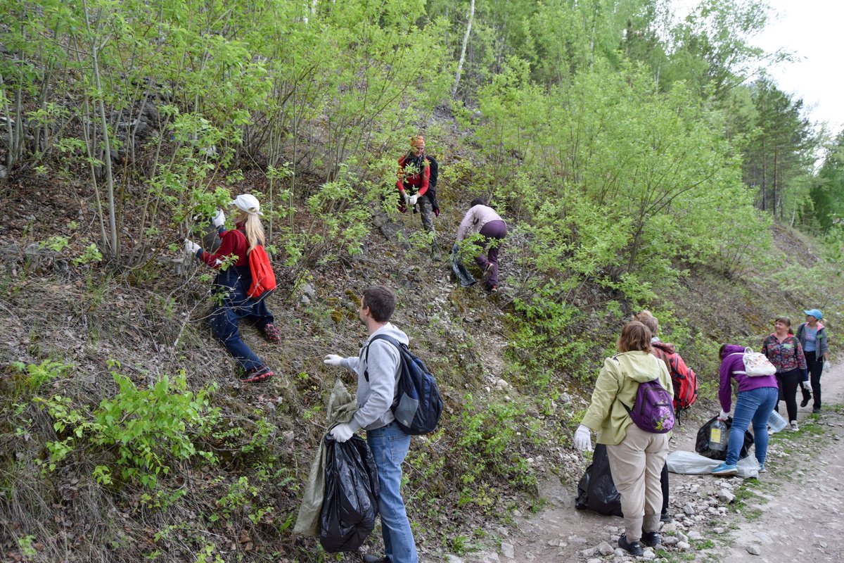 <a href="/E_Lapushkina/">Елена Лапушкина</a> <a href="/5prosekaS/">5proseka_stroykastop</a> @Yuliya_smr <a href="/Kuznetsov_Al_V/">Александр Кузнецов</a> <a href="/D_Azaroff/">Дмитрий Азаров</a> <a href="/Adm_Okt_Samara/">Администрация Октябрьского внутригородского района</a> <a href="/SamMobilePriem/">Мобильная приемная Губернатора Самарской области</a> <a href="/DepGorHozSamara/">Департамент ГХиЭ</a> @va_vasilenko <a href="/dir3004/">Ильдар Давлетшин</a> Очень Хорошо, что поддерживаете активистов,спасибо! Отряды волонтеров 'МусораНет- Чистые игры' и 'Экошок' уже 2 месяца каждую субботу собирают мусор своими руками в нескольких точках по городу и на Самарской Луке. В прошлую субботу собрали 124 мешка! Просим отметить и их усилия.